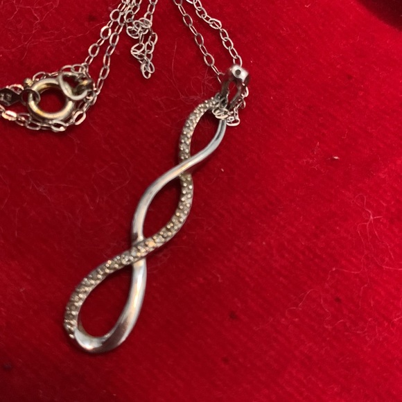 10k white gold necklace - Picture 1 of 9